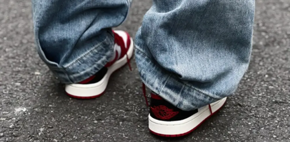 Giày Nike Air Jordan 1 Low Reverse 'Black Toe' DC0774-160 - Ảnh 3