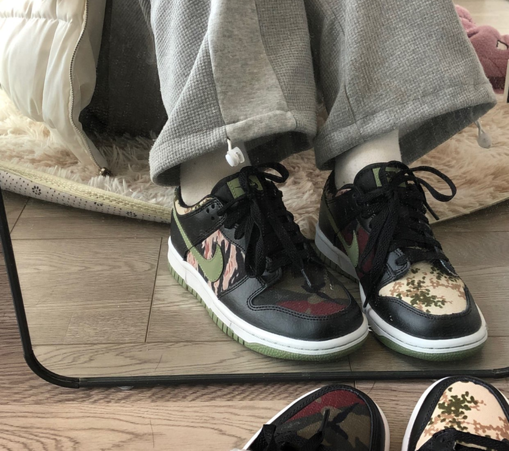 Giày Nike Dunk Low SE GS 'Black Multi-Camo' DB1909-001 - Ảnh 3