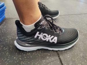 Alternative view of Giày Hoka Mach 5 Running 'Black' 1127893-BCSTL
