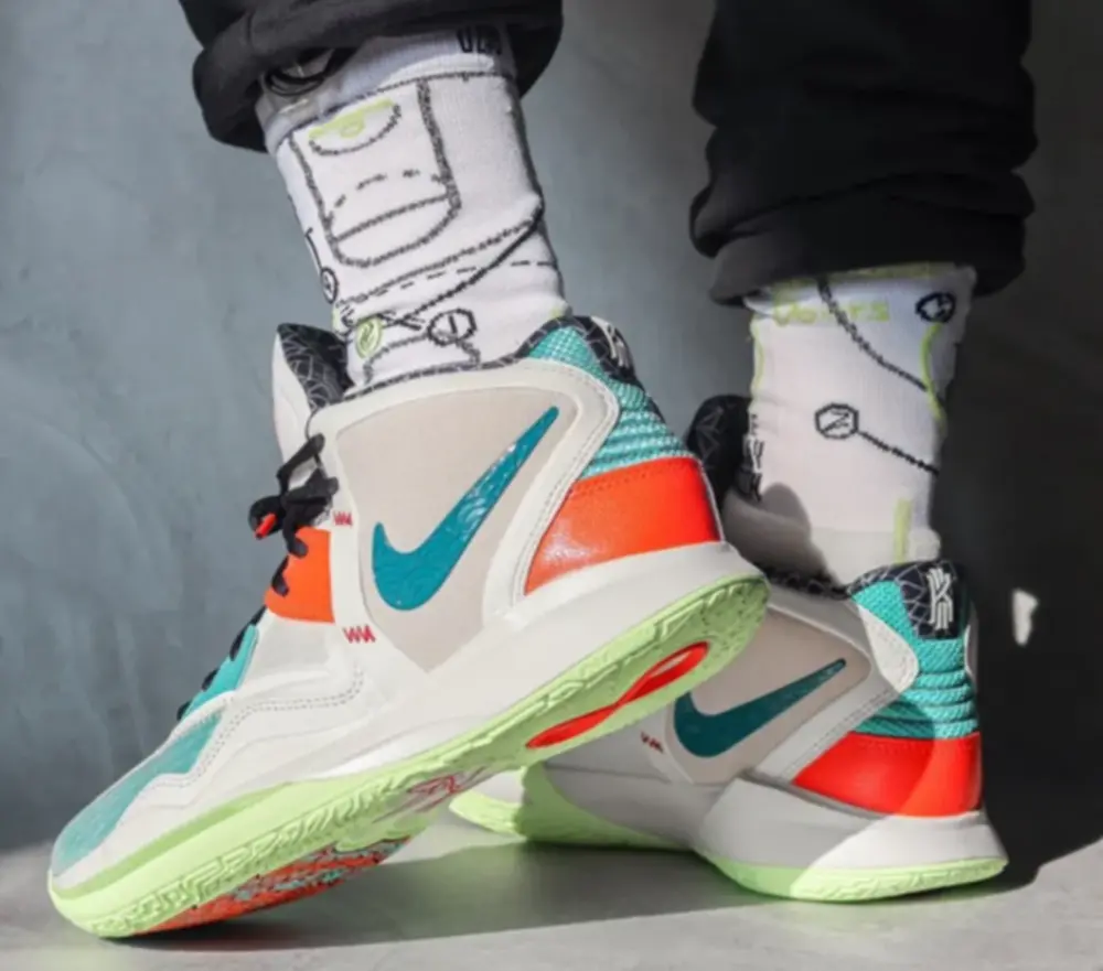 Alternative view of Giày Nike Kyrie 8 Infinity 'CNY' (GS) DD0334-021