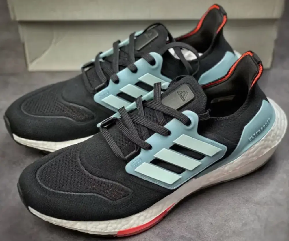 Alternative view of Giày Adidas UltraBoost 22 'Black Magic Grey' GX3060
