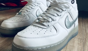 Alternative view of Giày Nike Air Force 1 'White Metallic Silver' DX3945-100