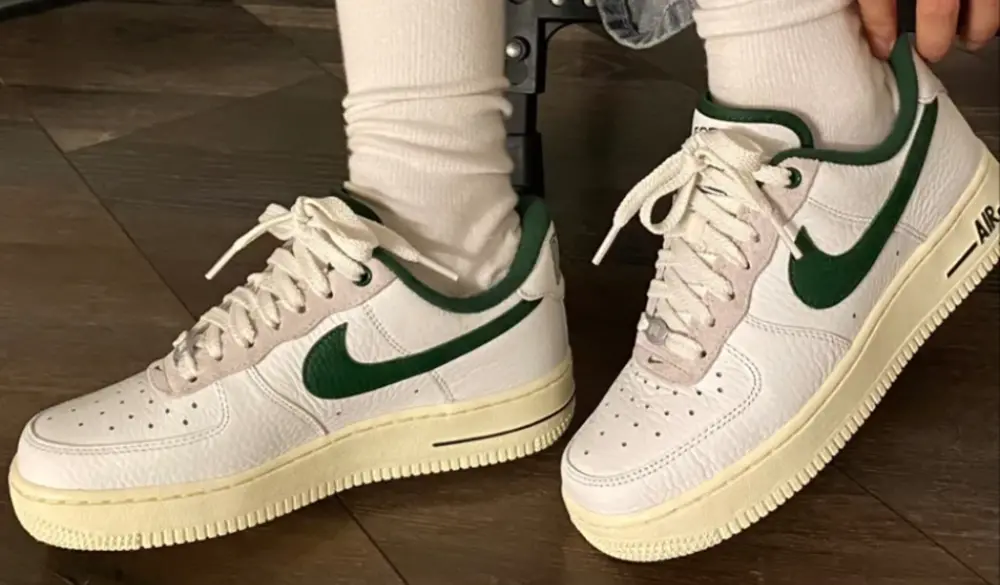 Alternative view of Giày Nike Air Force 1 '07 Wmns LX 'Gorge Green' DR0148-102