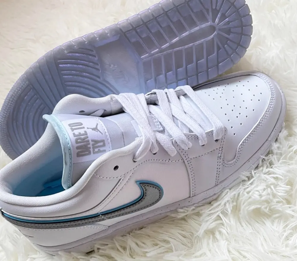 Giày Nike Air Jordan 1 Low SE 'Dare To Fly' FB1874-101 - Ảnh 5