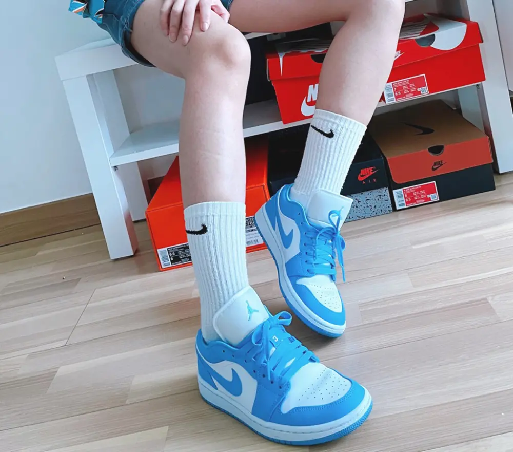 Giày Nike Air Jordan 1 Low UNC 'University Blue' AO9944-441 - Ảnh 4