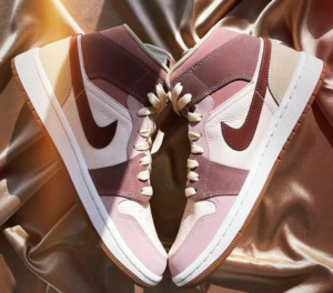 Alternative view of Giày Nike Air Jordan 1 Mid 'Dressed For Fall' DO7440-821