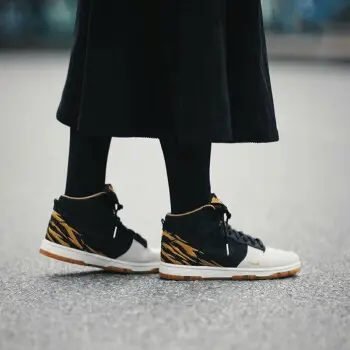 Giày Nike Dunk High Premium 'God Of Wealth' DQ4978-001 - Ảnh 5