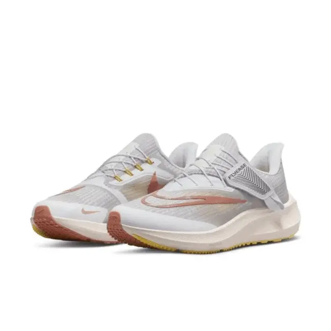 Alternative view of Giày Nike Air Zoom Pegasus FlyEase 'Phantom' DJ7383-003