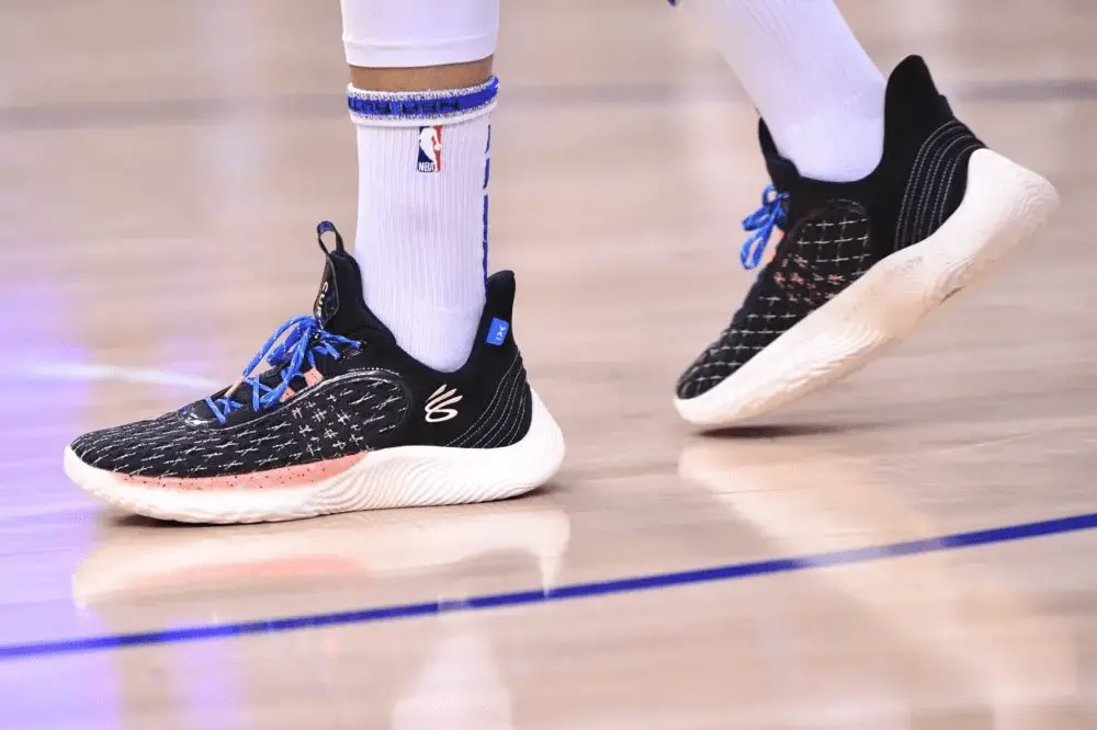Alternative view of Giày Under Armour Curry Flow 9 'Light Show' 3025684-004