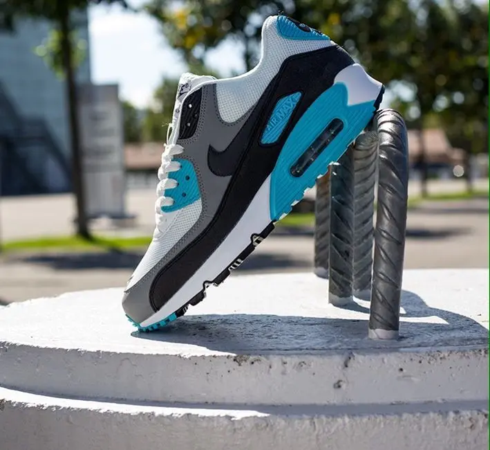 Alternative view of Giày Nike Air Max 90 'Essential' 537384-100