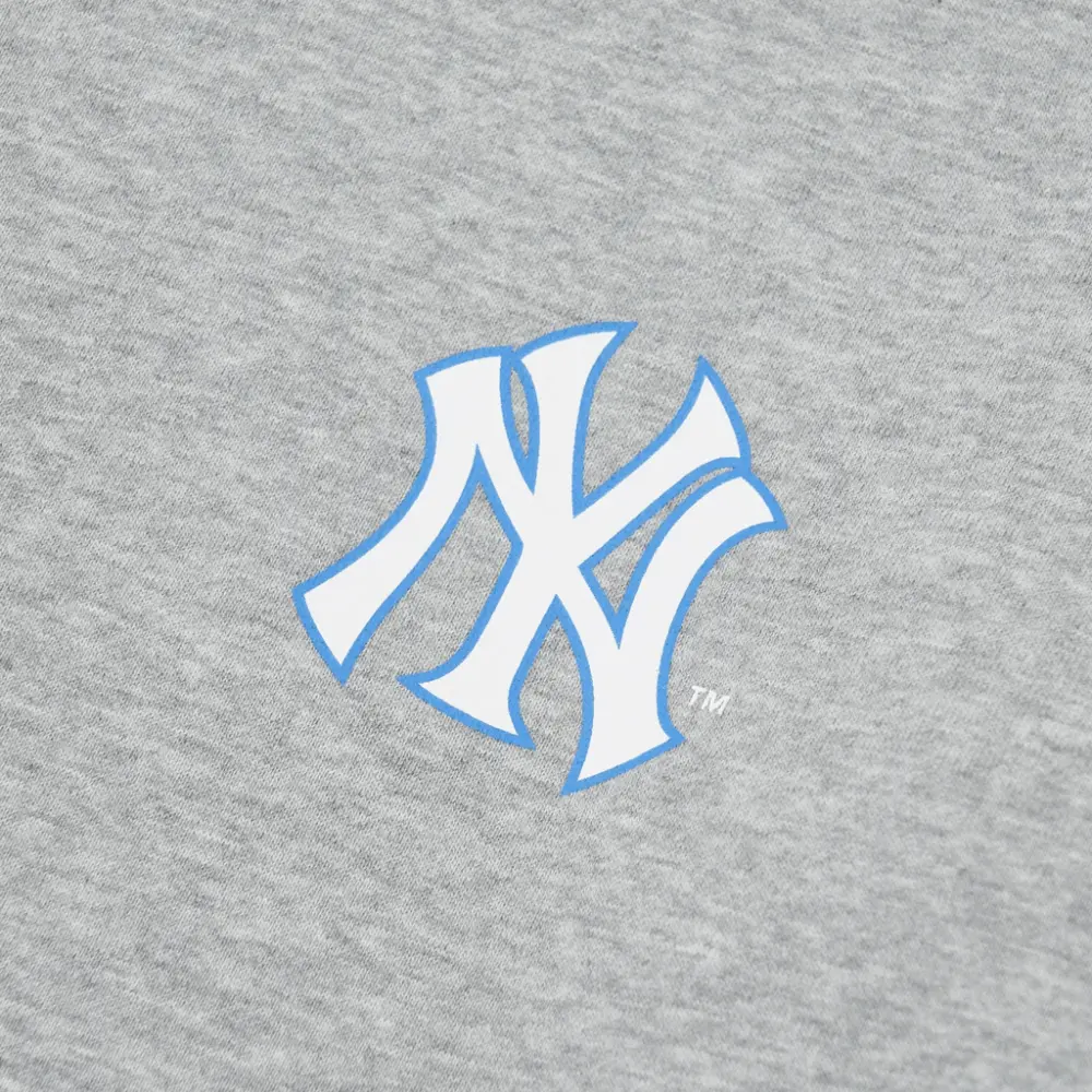 Áo MLB X Disney Backprint Overfit Sweatshirt New York Yankees 3AMTD1114-50MGS - Ảnh 3
