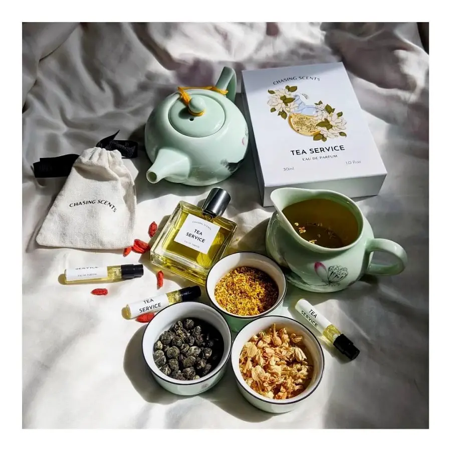 Alternative view of Nước Hoa Chasing Scents Tea Service