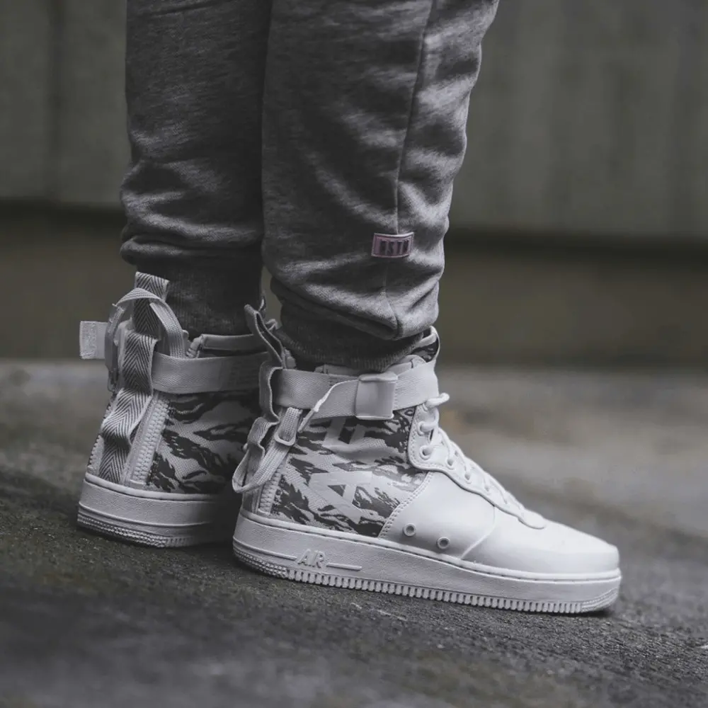 Giày Nike SF Air Force 1 Mid 'Winter Camo' AA1129-100 - Ảnh 4