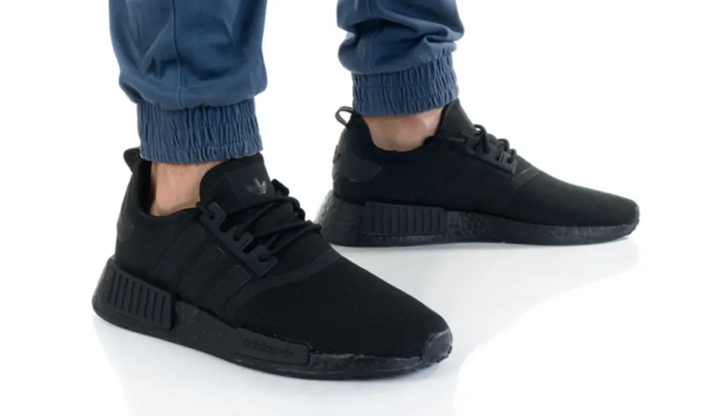 Alternative view of Giày Adidas NMD R1 Primeblue 'Triple Black' GZ9256