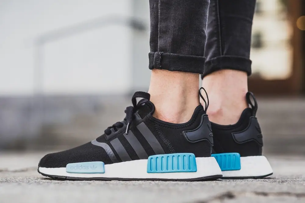 Alternative view of Giày Adidas NMD R1 'Icey Blue' BY9951