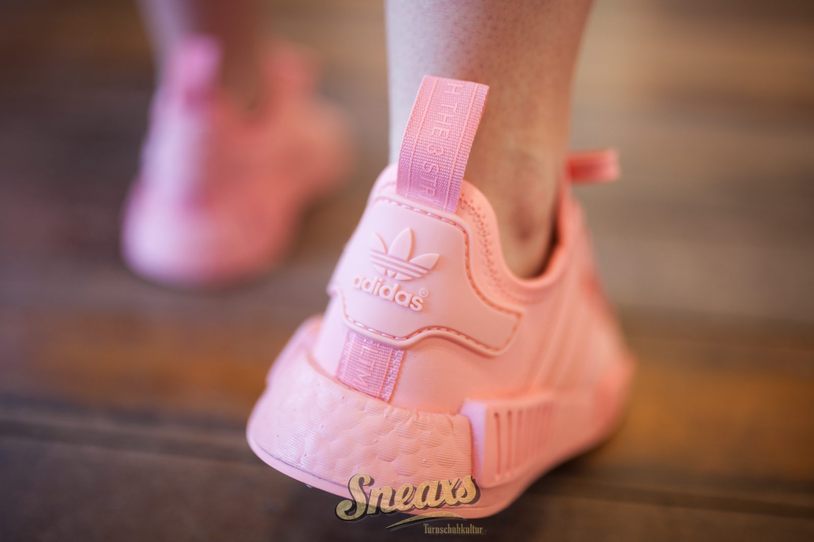 Giày Adidas NMD_R1 J 'Glory Pink' FW4708 - Ảnh 4