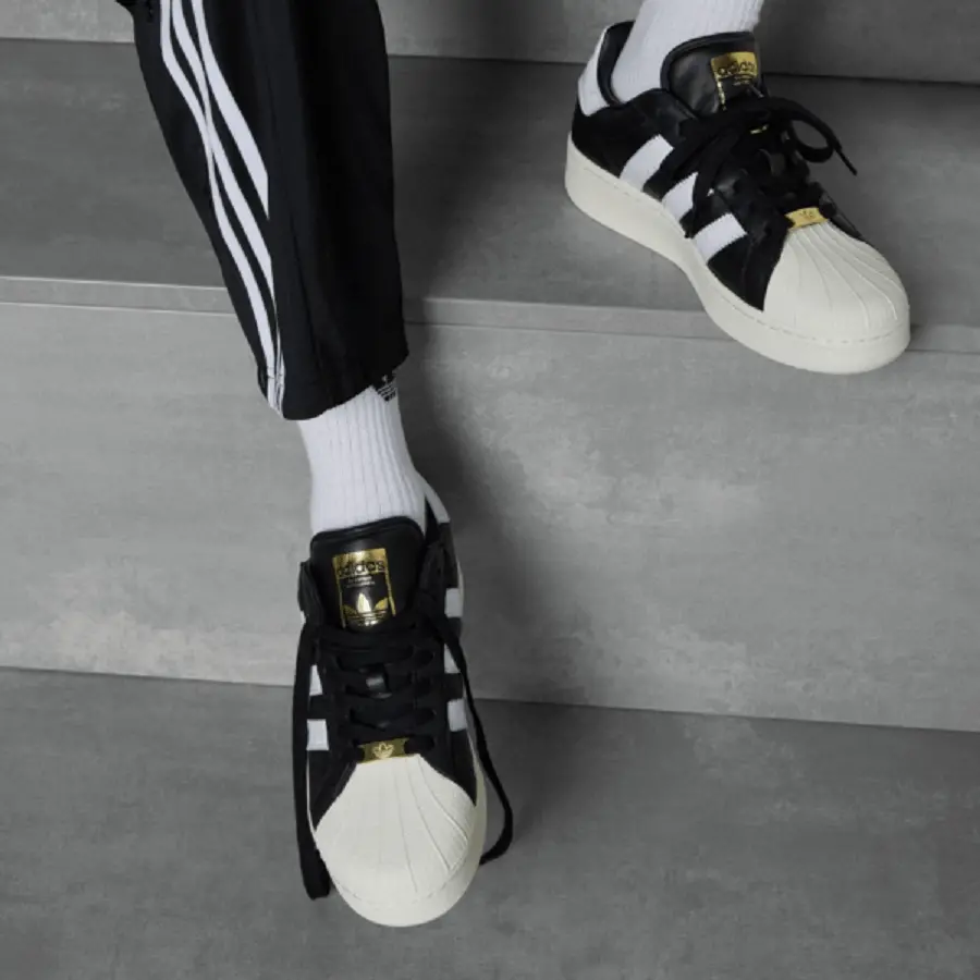 Alternative view of Giày Adidas Superstar XLG ‘Black White’ ID7770