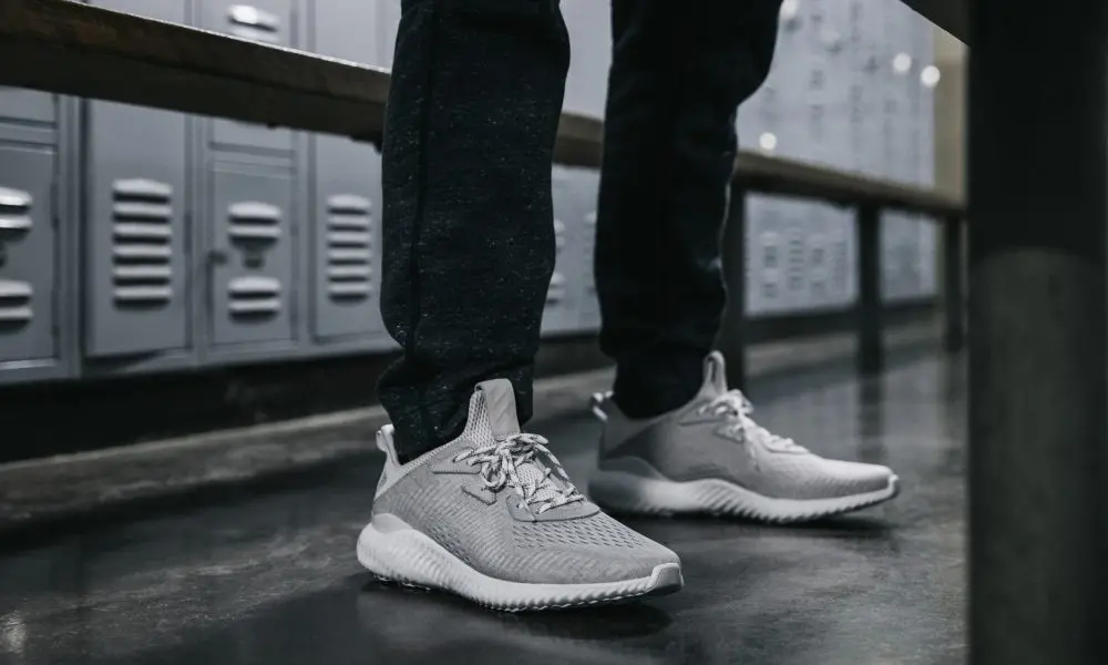 Alternative view of Giày Adidas x Reigning Champ AlphaBOUNCE 'White Grey' CG5328