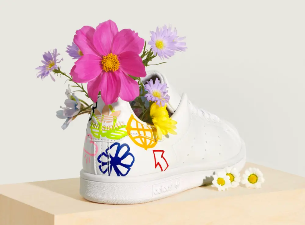 Alternative view of Giày Adidas Wmns Stan Smith 'Doodle' FX5679