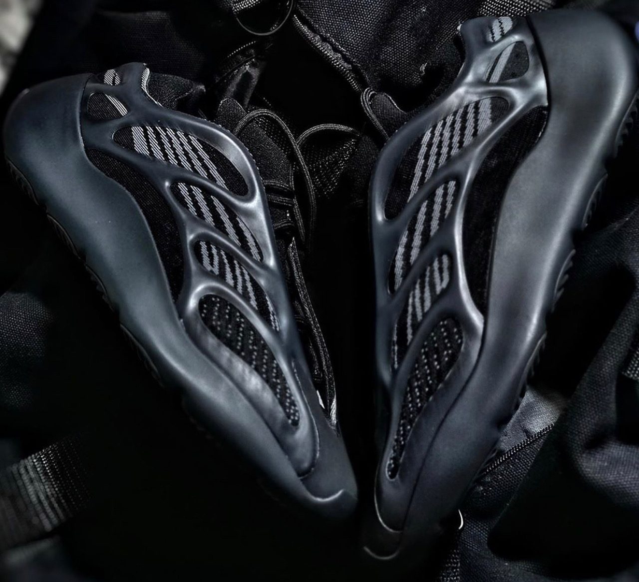 Giày Adidas Yeezy 700 V3 'Alvah' H67799 - Ảnh 4