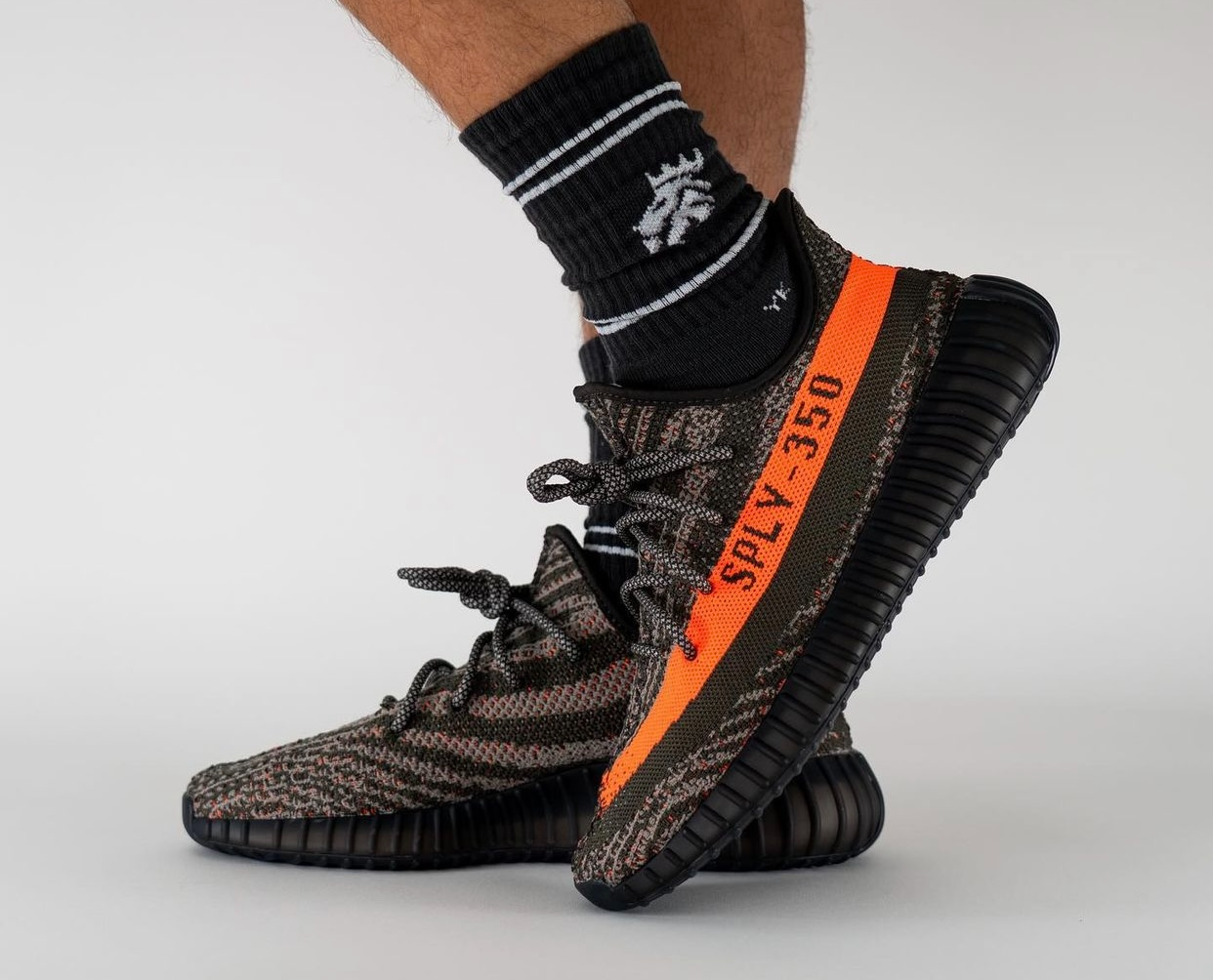 Giày Adidas Yeezy Boost 350 V2 'Carbon Beluga' HQ7045 - Ảnh 4