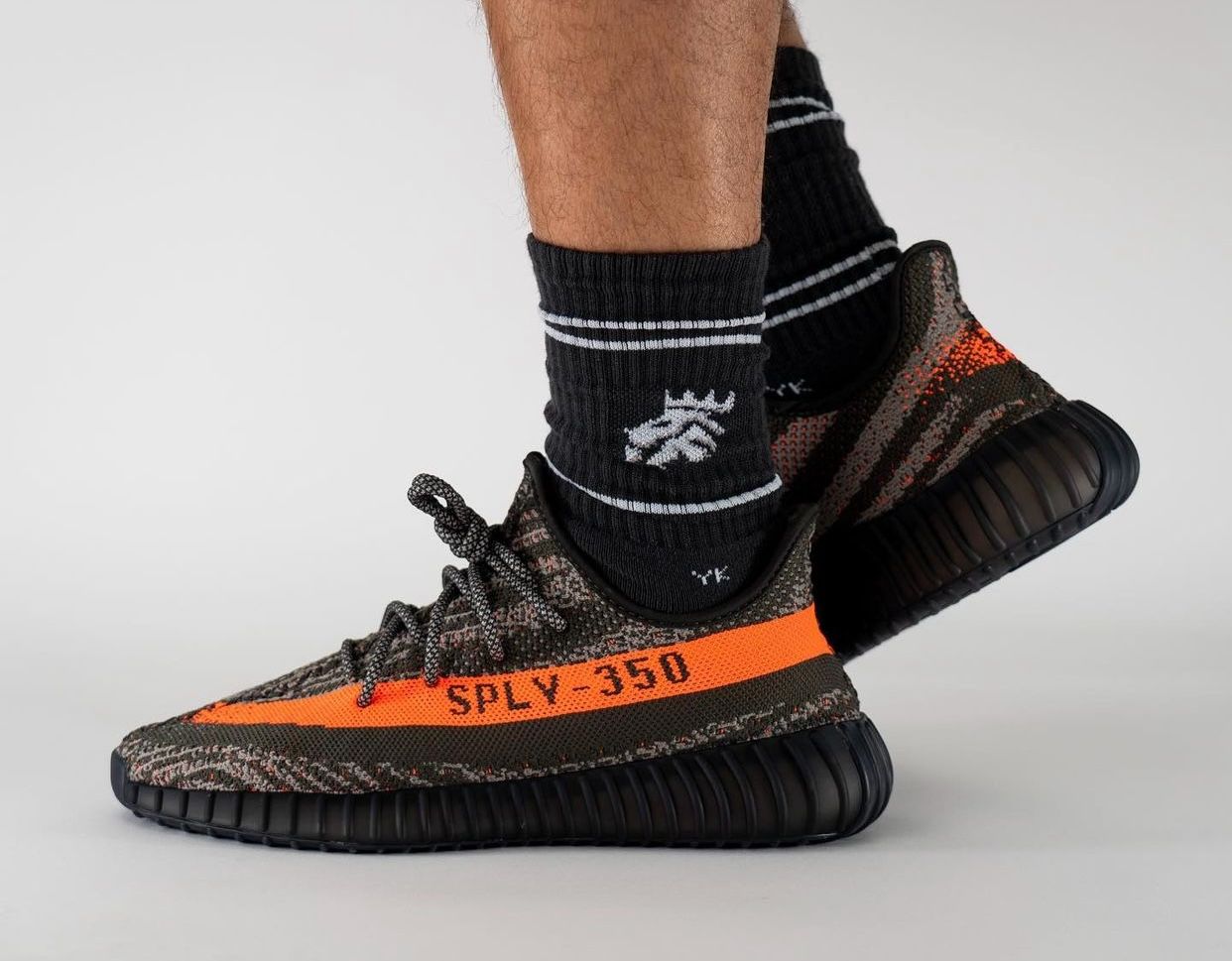 Giày Adidas Yeezy Boost 350 V2 'Carbon Beluga' HQ7045 - Ảnh 5