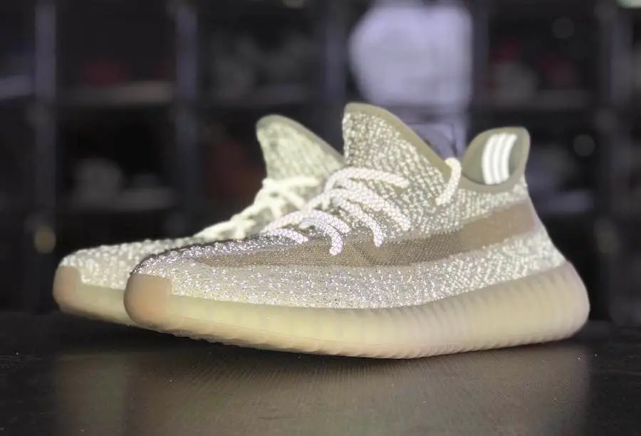 Alternative view of Giày Adidas Yeezy Boost 350 V2 'Lundmark Reflective' FV3254
