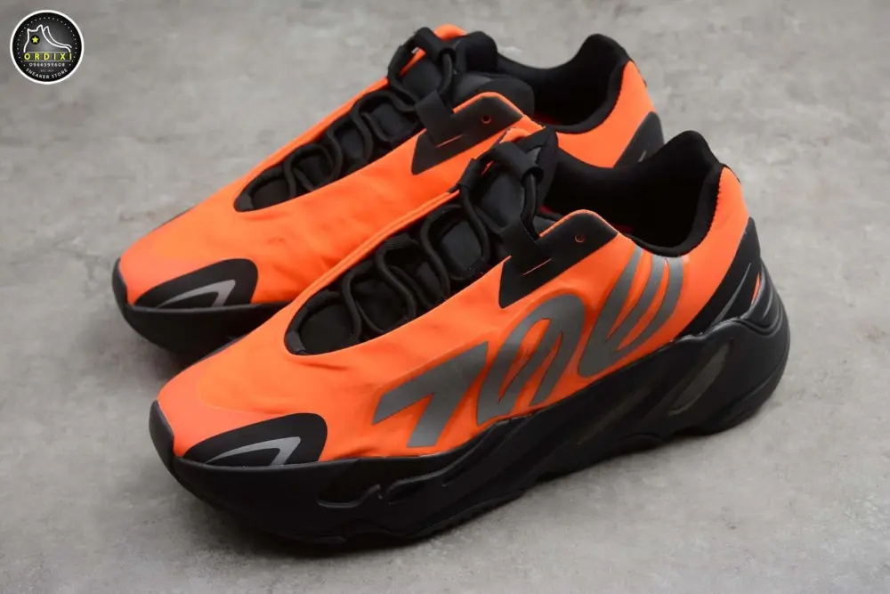 Alternative view of Giày Adidas Yeezy Boost 700 MNVN 'Orange'