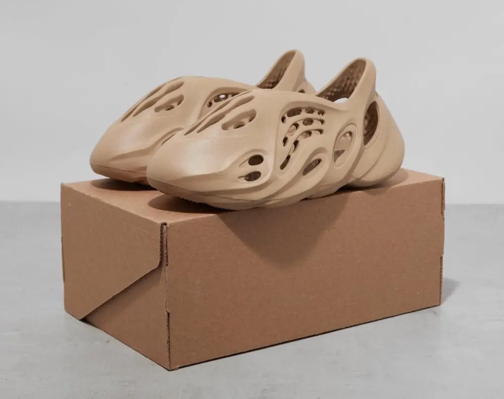 Alternative view of Dép Adidas Yeezy Foam Runner Mist GV6774