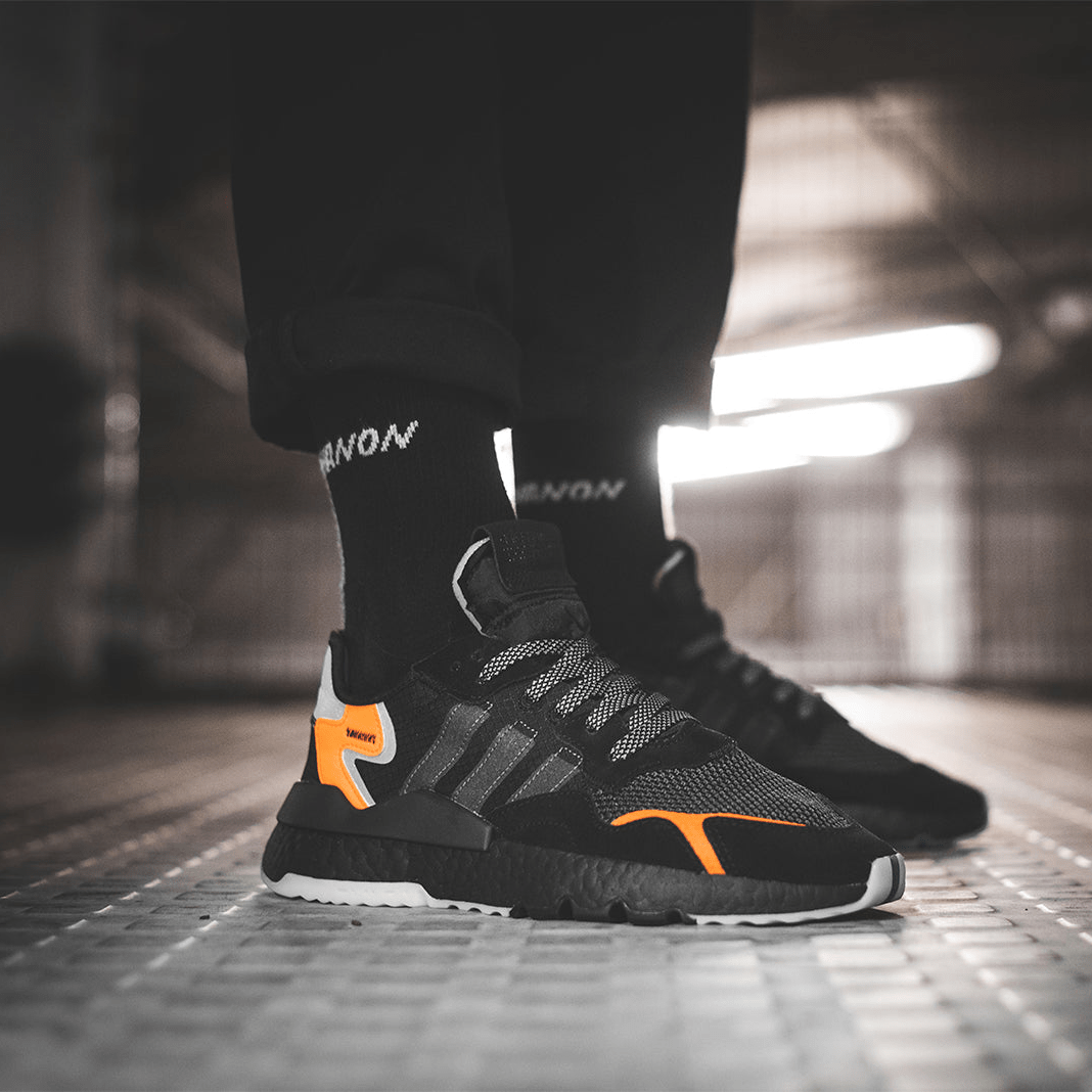 nite jogger core black carbon