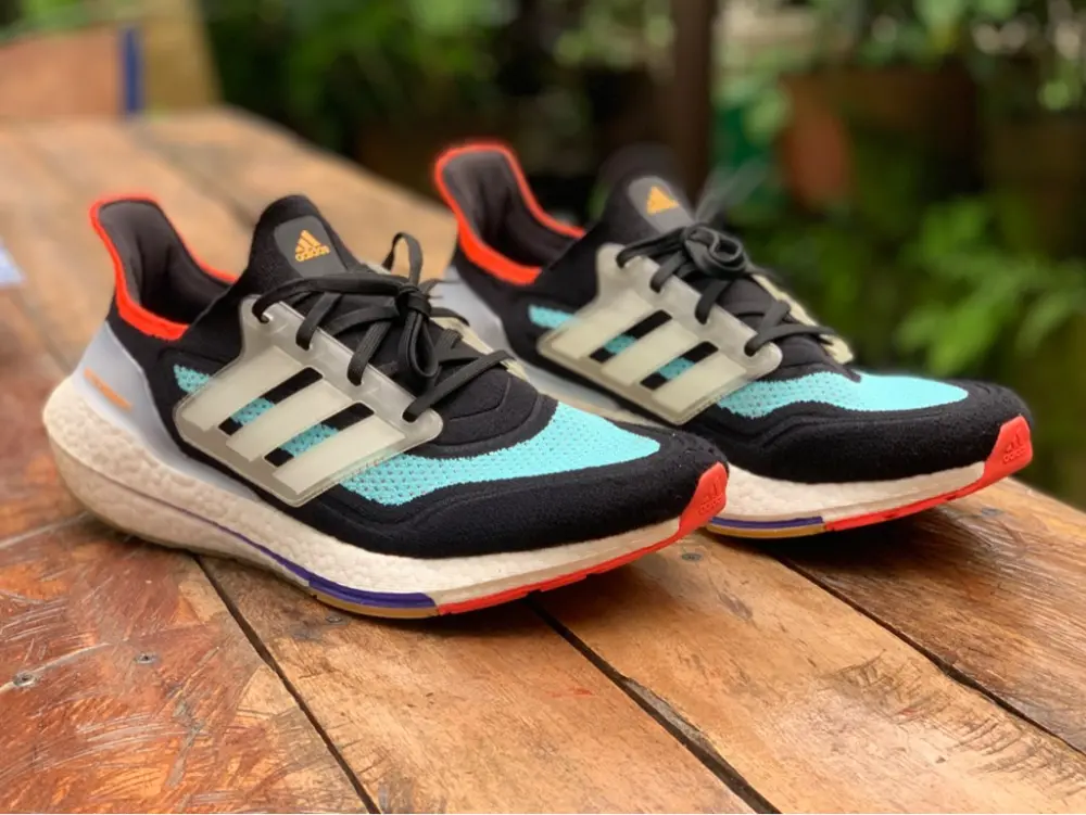 Alternative view of Giày Adidas UltraBoost 21 'Black Pulse Aqua' S23867