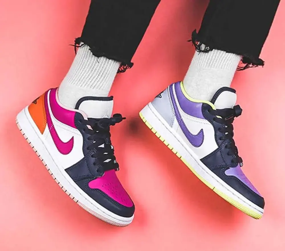 Alternative view of Giày Nike Air Jordan 1 Low ‘Mismatched Magenta’ DJ4342-400