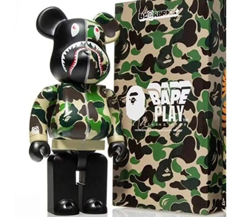 Alternative view of Mô Hình Bearbrick x BAPE ABC Camo Shark Clear Green