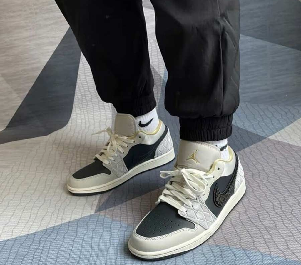 Giày Nike Air Jordan 1 Low 'Beaded Swoosh' DV1762-001 - Ảnh 5