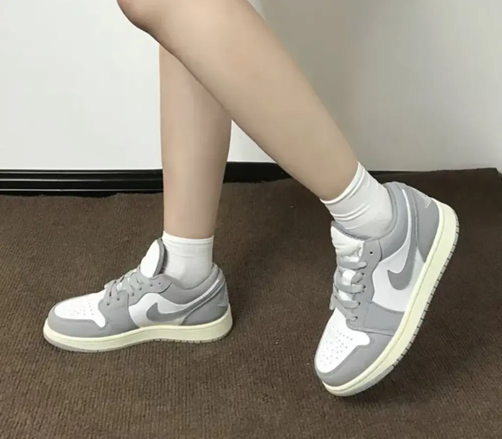 Giày Nike Air Jordan 1 Low 'Vintage Grey' 553558-053 - Ảnh 6