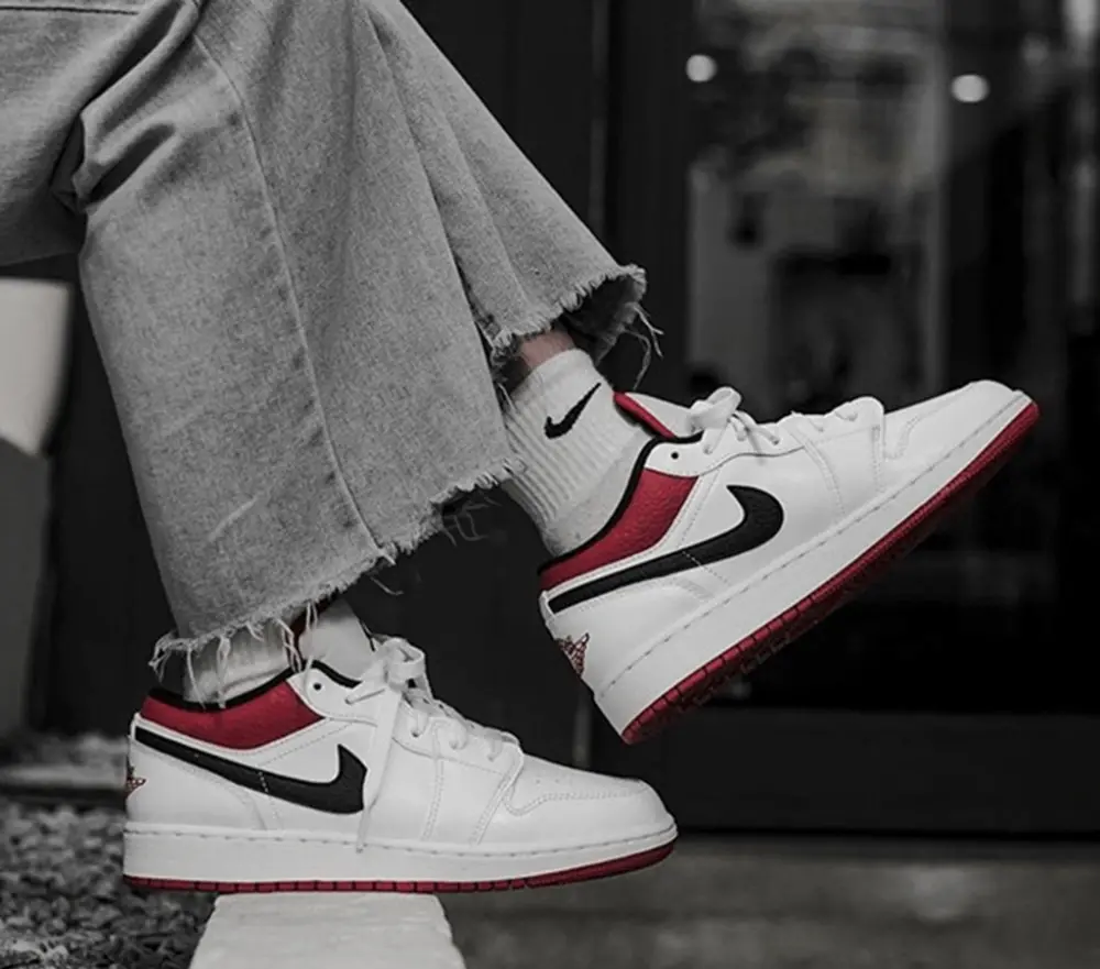 Giày Nike Air Jordan 1 Low 'White Univeristy Red' 553558-118 - Ảnh 3
