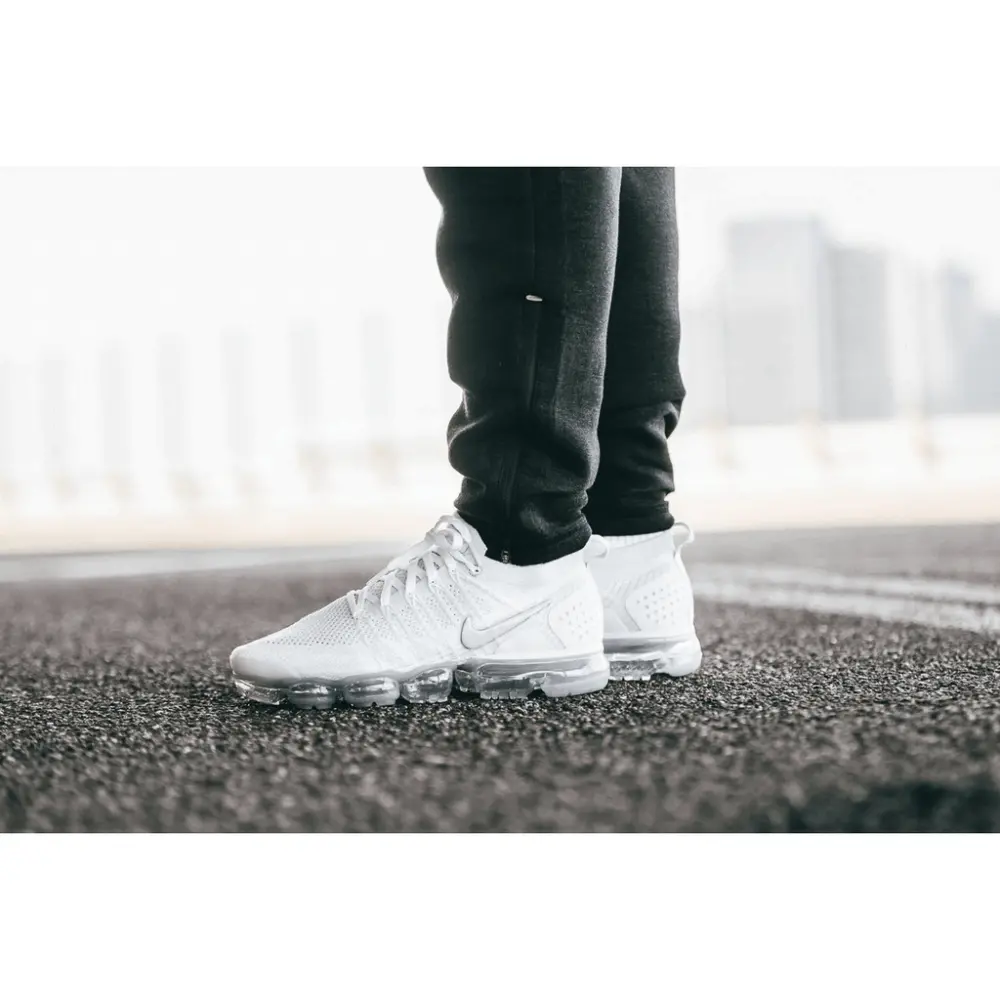 Alternative view of Giày Nike Air VaporMax Flyknit 2 'Vast Grey' 942842-105
