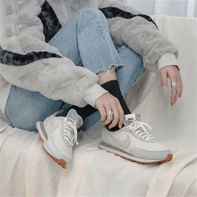 Alternative view of Giày Nike Waffle Trainer 2 'Ivory Grey' DO2345-120
