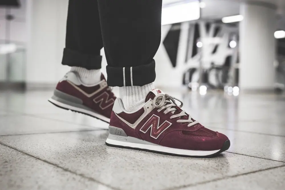 Giày New Balance 574 'Burgundy' WL574ER - Ảnh 4