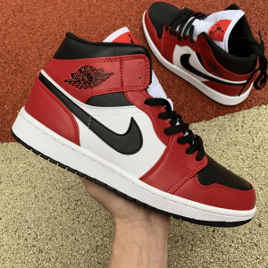 Alternative view of Giày Nike Air Jordan 1 Mid GS 'Chicago' 554725-173