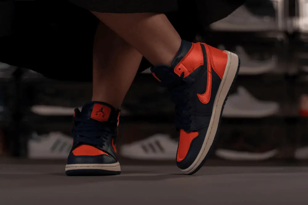 Giày Nike Wmns Air Jordan 1 Retro High 'Blue Void' AH7389-408 - Ảnh 3