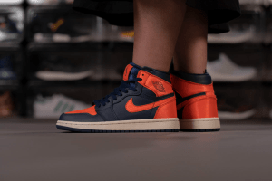 Alternative view of Giày Nike Wmns Air Jordan 1 Retro High 'Blue Void' AH7389-408