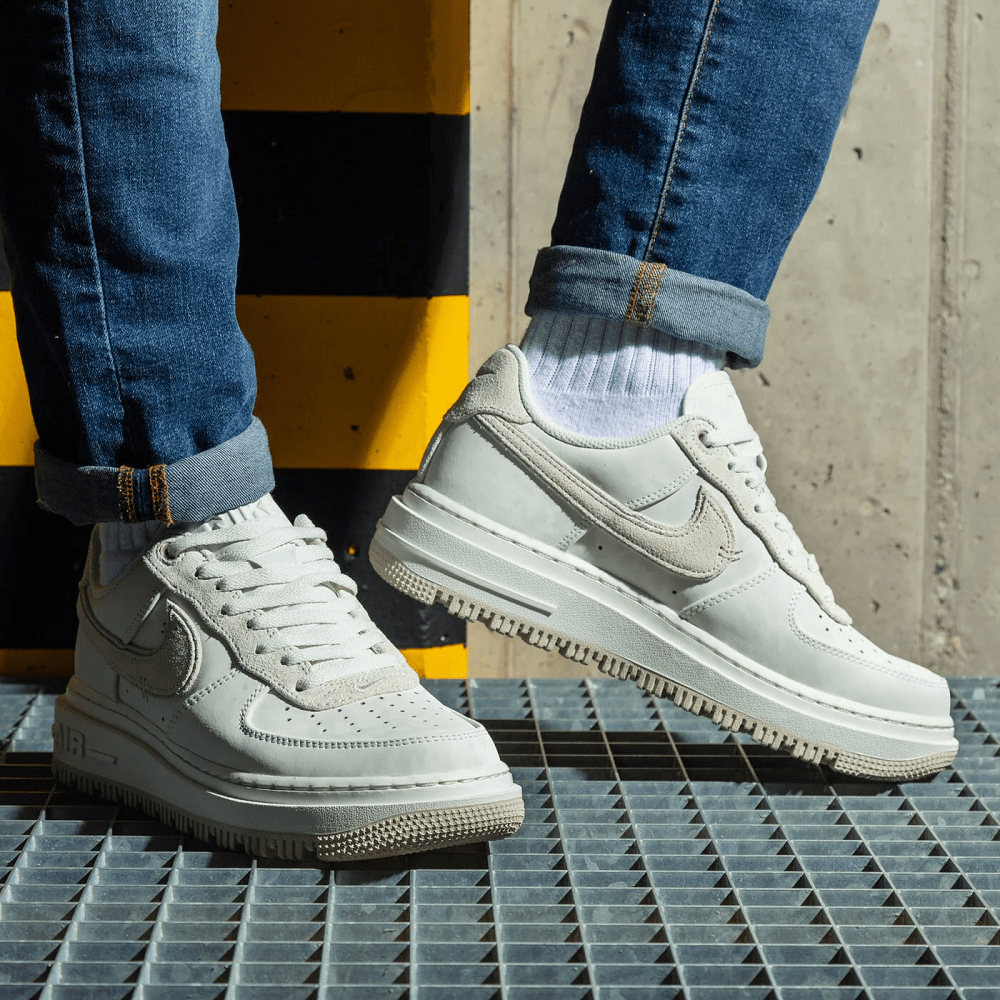 Giày Nike Air Force 1 Luxe 'Triple White' DD9605-100 - Ảnh 2