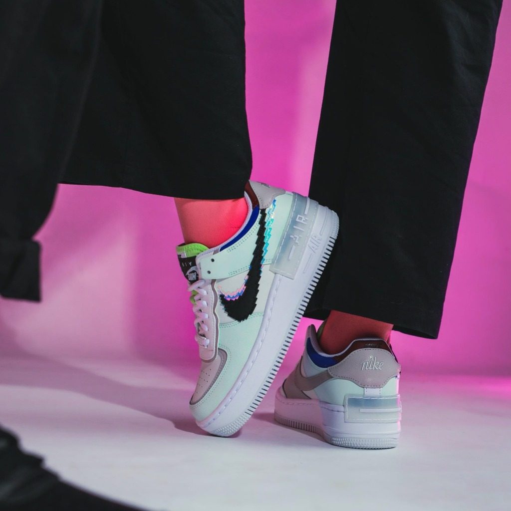 Giày Nike Wmns Air Force 1 Shadow SE 'Pixel Swoosh Barely Green' CV8480-300 - Ảnh 3
