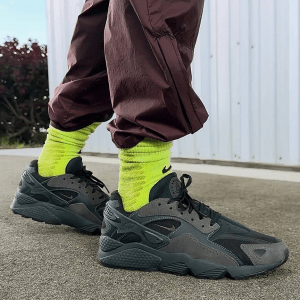 Alternative view of Giày Nike Air Huarache Runner 'Ash Anthracite' DZ3306-002