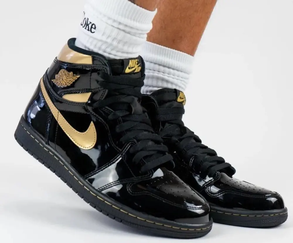 Giày Nike Air Jordan 1 Retro High OG 'Black Metallic Gold' 555088-032 - Ảnh 6