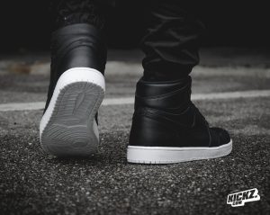 Alternative view of Giày Nike Air Jordan 1 Retro High OG 'Cyber Monday' 575441-006