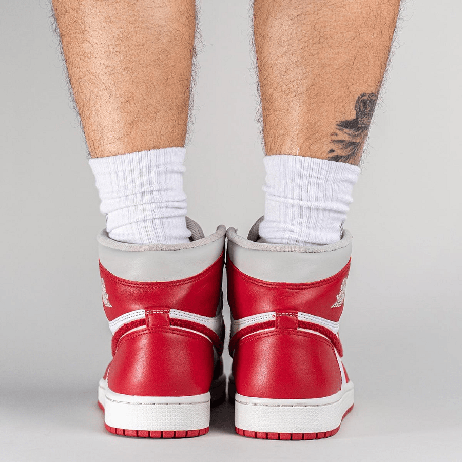 Giày Nike Air Jordan 1 Retro High OG 'Varsity Red' DJ4891-061 - Ảnh 3