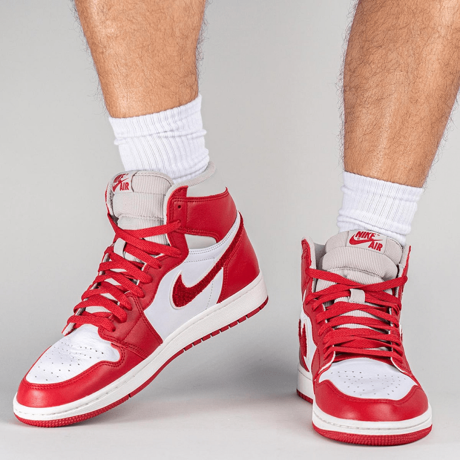 Giày Nike Air Jordan 1 Retro High OG 'Varsity Red' DJ4891-061 - Ảnh 6
