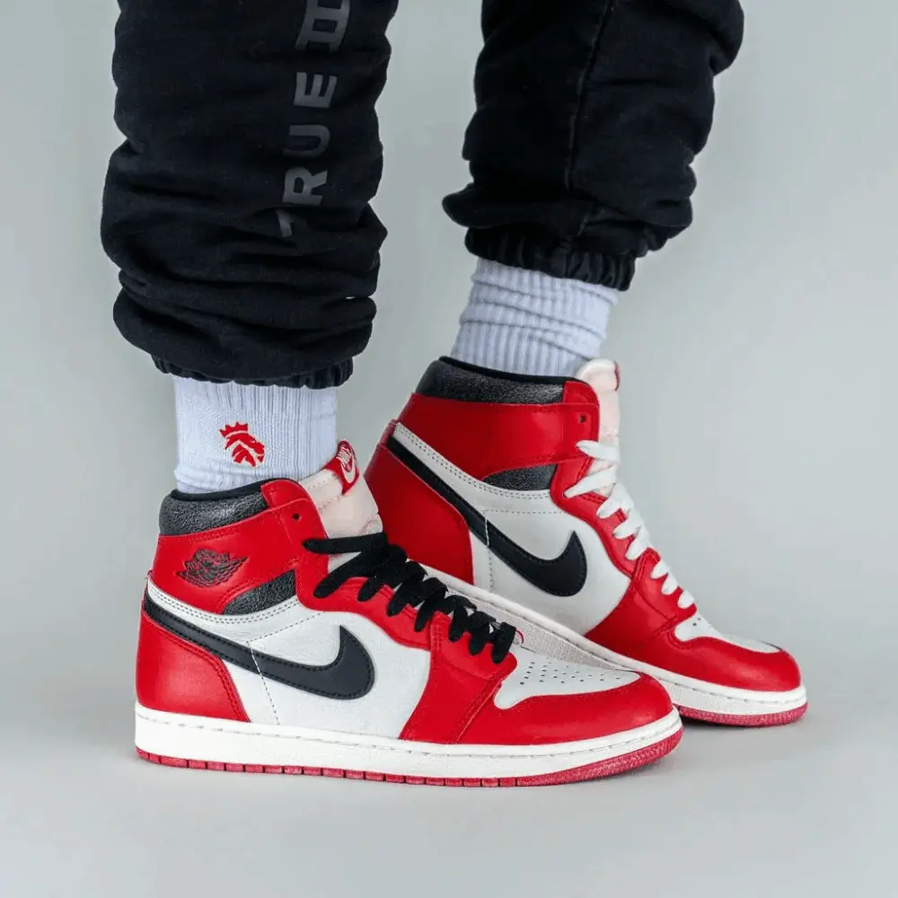 Giày Nike Air Jordan 1 Retro High OG 'Chicago Lost and Found' FD1437-612 - Ảnh 4